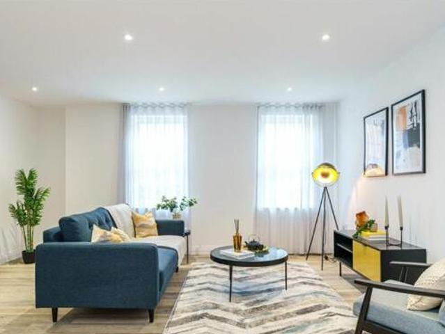 2 Bedroom Flat For Sale In Harpenden