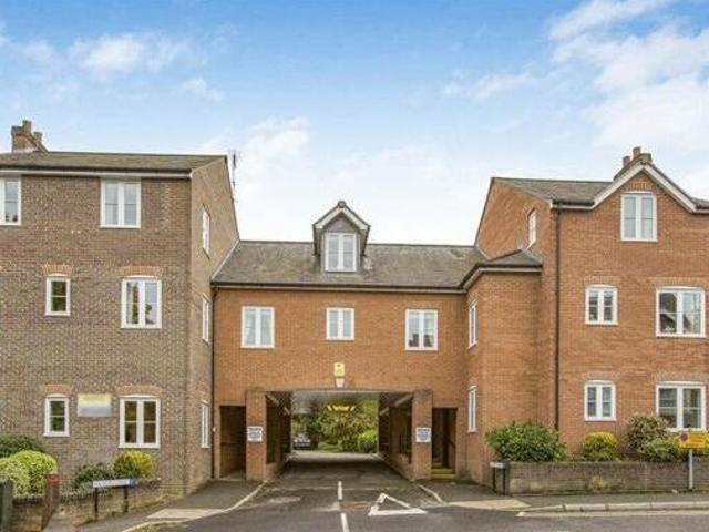 2 Bedroom Flat For Sale In Harpenden