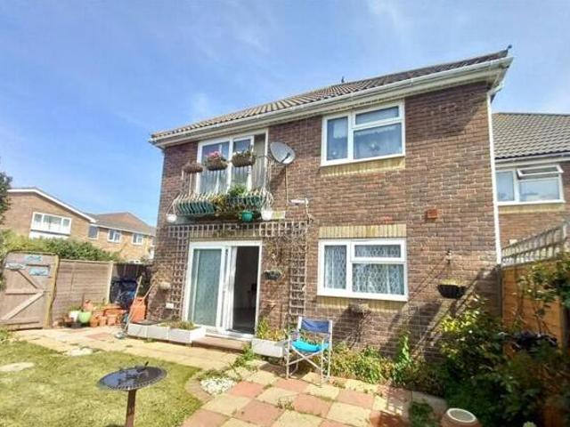 2 Bedroom Flat For Sale In Hayling Island, Hampshire