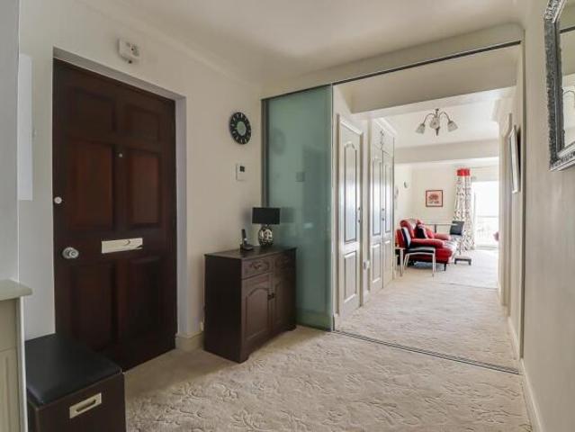2 bedroom flat for sale in Heathfield House, Westcliff Parade, Westcliff on Sea, SS0