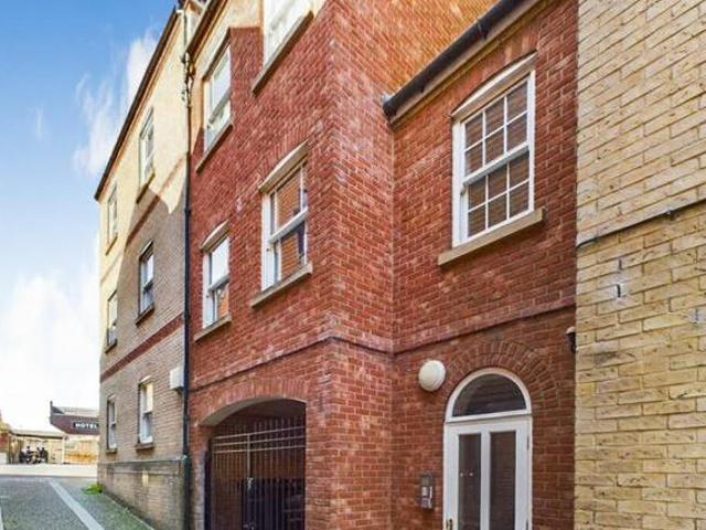 2 Bedroom Flat For Sale In High Street