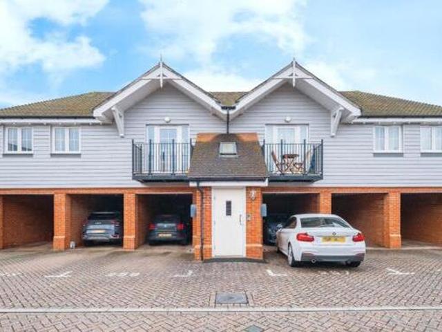 2 Bedroom Flat For Sale In Horsham, West Sussex