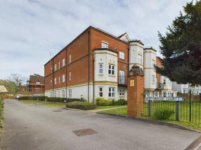 2 Bedroom Flat For Sale In Hurst Road, Horsham