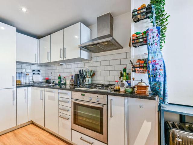 2 bedroom flat for sale in Isabella Mews, Islington, London, N1