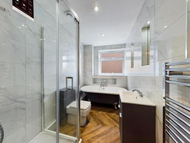 2 bedroom flat for sale in Kenilworth Road, Leamington Spa, CV32