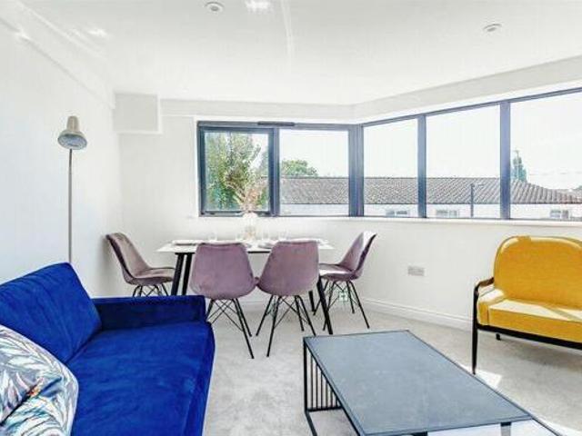 2 Bedroom Flat For Sale In London