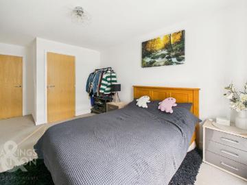 Northern Ireland - Balcony, Lift, Equipped kitchen