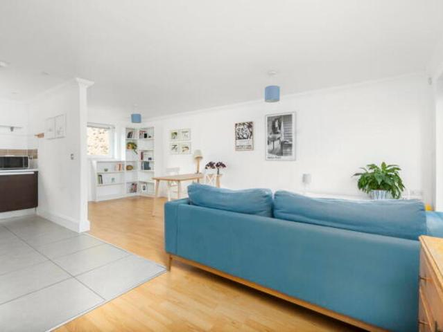 2 bedroom flat for sale in Lynfield Court, Cambridge, CB4 1DP, CB4
