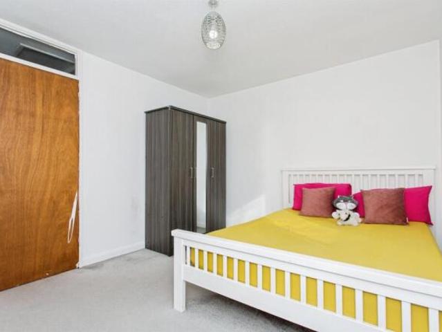 2 bedroom flat for sale in Minerva Way, Cambridge, CB4