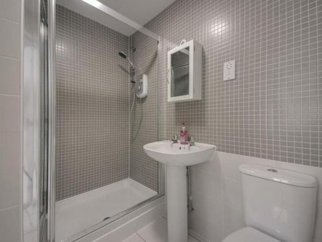 2 bedroom flat for sale in Moore Court, Dodd Road, WD24