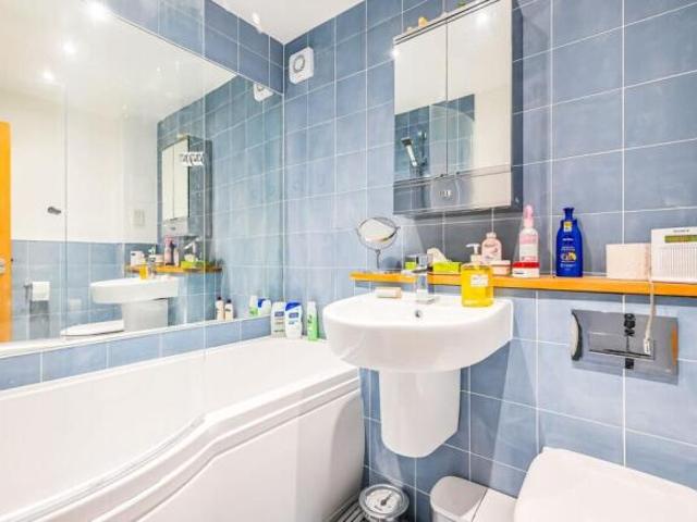 2 bedroom flat for sale in New Wharf Road, King's Cross, London, N1