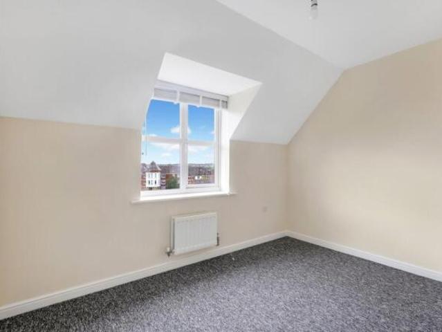 2 bedroom flat for sale in Pavior Road, Nottingham, NG5