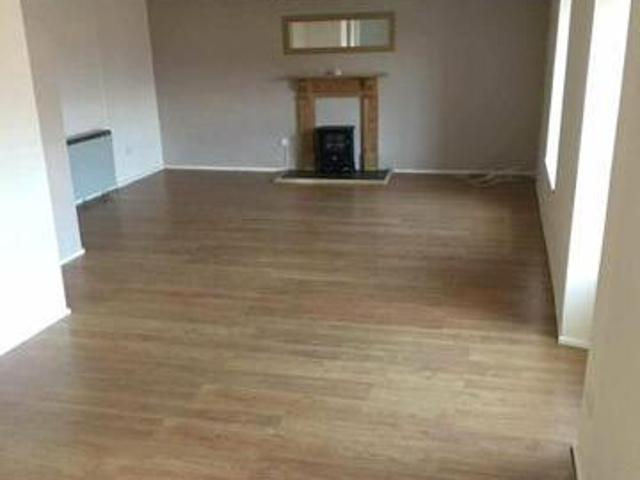 2 Bedroom Flat For Sale In Pembroke, Pembrokeshire