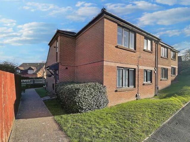 2 Bedroom Flat For Sale In Poole