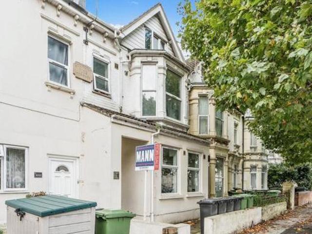 2 Bedroom Flat For Sale In Portsmouth, Hampshire