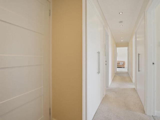 2 bedroom flat for sale in Queens Court, Milngavie, G62