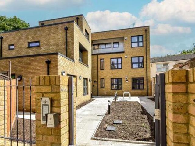 2 Bedroom Flat For Sale In Queens Road
