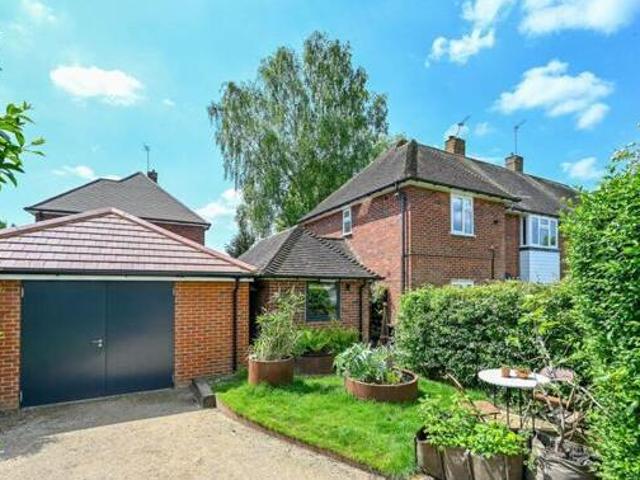 2 Bedroom Flat For Sale In Ripley, Woking