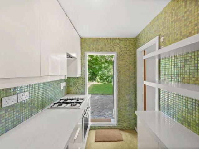 2 bedroom flat for sale in St. Augustines Road, Camden, NW1