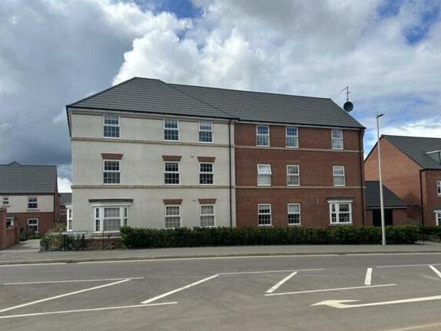 2 Bedroom Flat For Sale In Station Avenue, Houlton