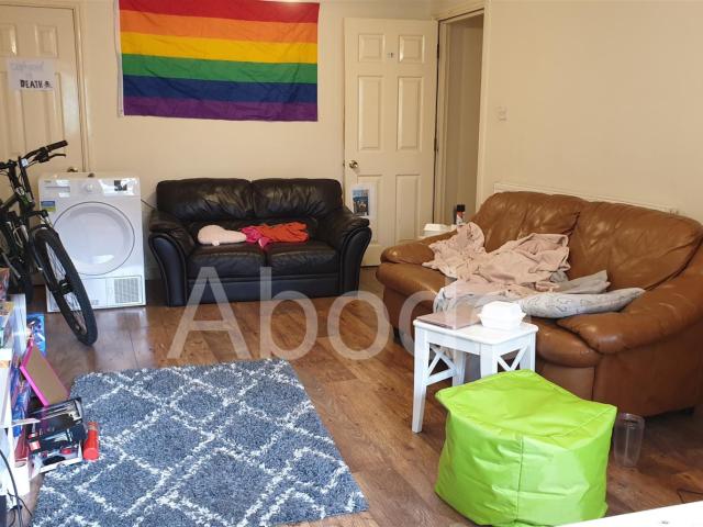 2 Bedroom Flat for rent at Flat 1 156 Otley Road, Oakwood Court, Headingley