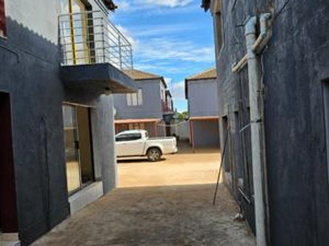 2 bedroom flat for rent at gilbert.
