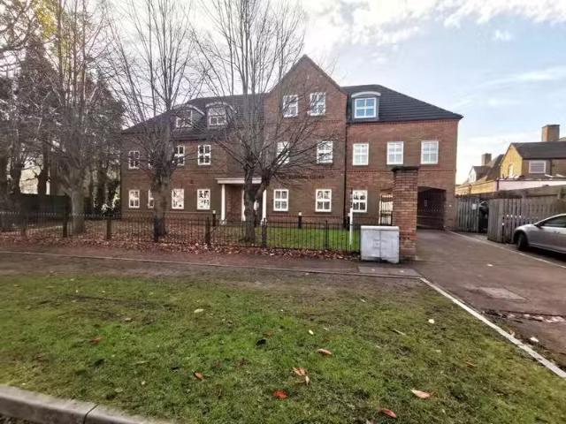 2 bedroom flat for rent in 4a Reddicap Heath Road, Sutton Cold.