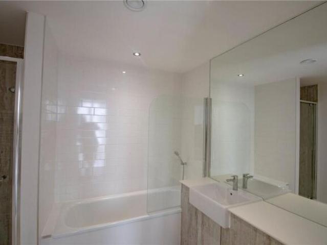 2 bedroom flat for rent in 9 Dyche Street, Manchester, M4