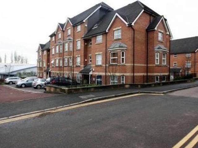 2 bedroom flat for rent in 11 Royal Court Drive Bolton BL1 4AZ BL1