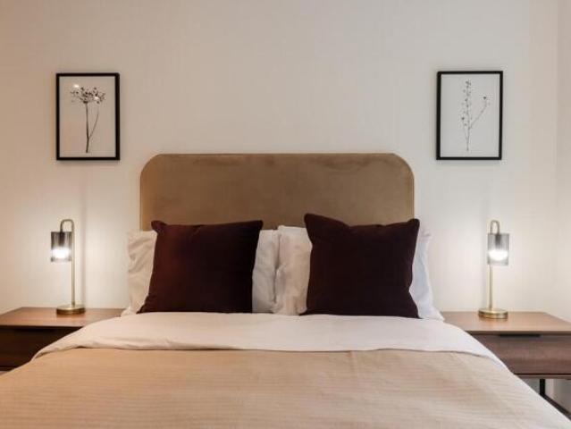 2 bedroom flat for rent in Thames Quarter, Reading, RG1