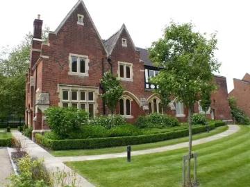 2 bedroom flat for rent in The Galleries, Brentwood, Esinterac.