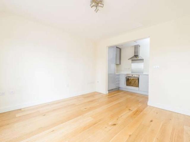 2 bedroom Flat for rent in The Lodge, 1 Five Mile Drive, Oxford, OX2 8HU