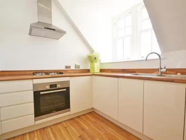 2 bedroom flat for rent in The Lees, Bristol Gardens, Brighton.