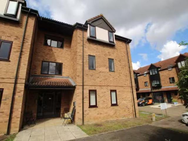 2 bedroom flat for rent in The Sycamores, Milton, Cambridgeshi.