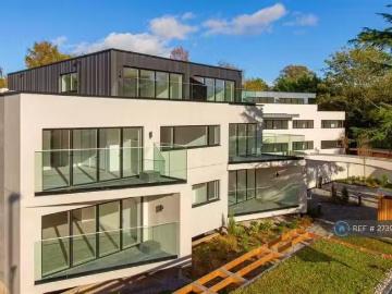 2 bedroom flat for rent in The Redwoods, Cambridge, CB3