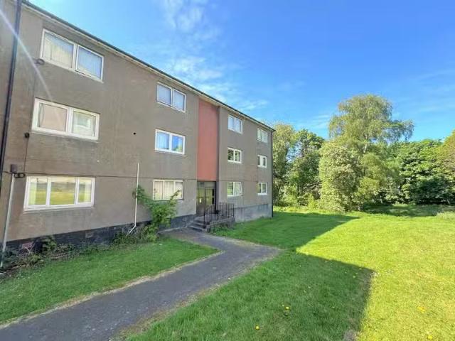 2 bedroom flat for rent in Thurso Crescent, Dundee, DD2