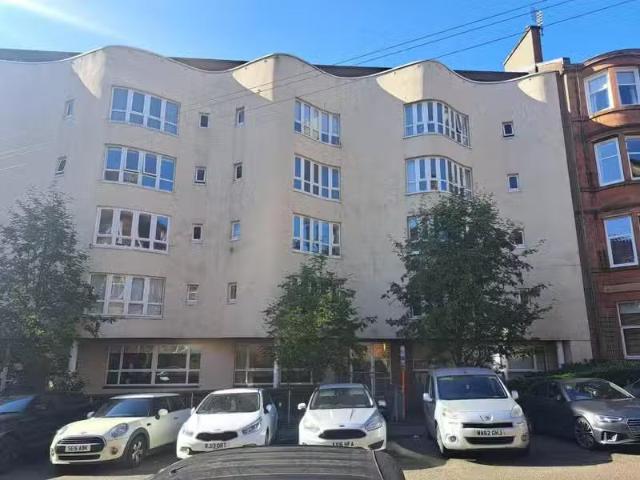 2 bedroom flat for rent in Trefoil Avenue, Glasgow, G41