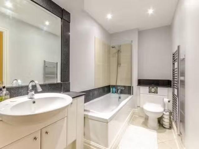 2 bedroom flat for rent in Tudor Street, City, London, EC4Y