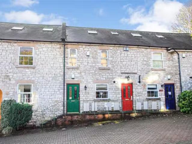 2 bedroom flat for rent in Tyning Hill, Radstock, Somerset, BA3