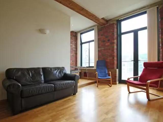 2 bedroom flat for rent in Victoria Mills, Salts Mill Road, Sh.