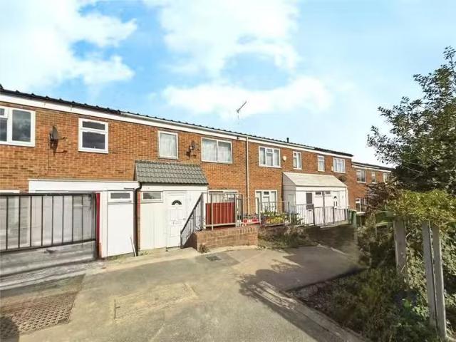 2 bedroom flat for rent in Wadeville Close, Belvedere, DA17