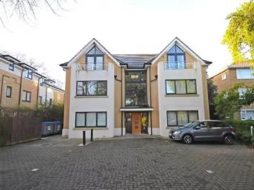 2 bedroom flat for rent in Wellington Road, Charminster, Bourn.
