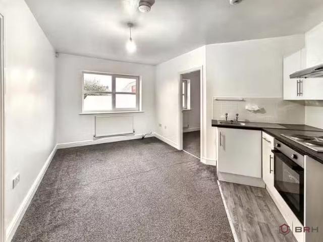 2 bedroom flat for rent in Wellington Road, Doncaster, DN12