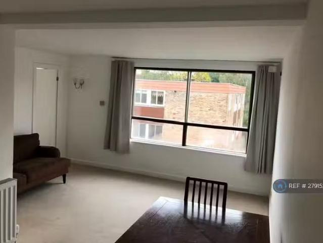 2 bedroom flat for rent in West Point, Kent, BR2
