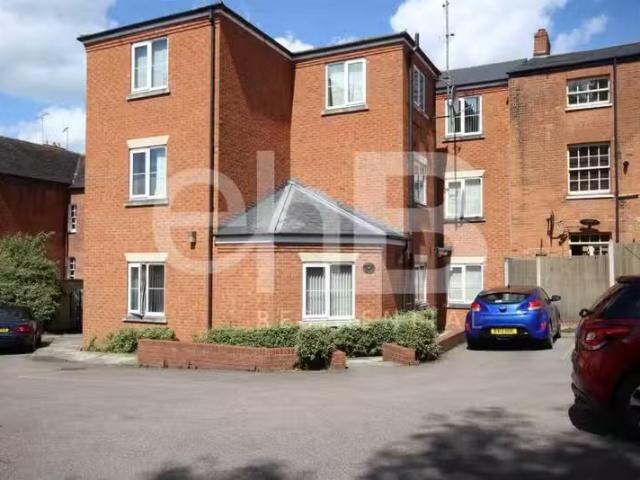 2 bedroom flat for rent in White Lion House, Warwick, CV34