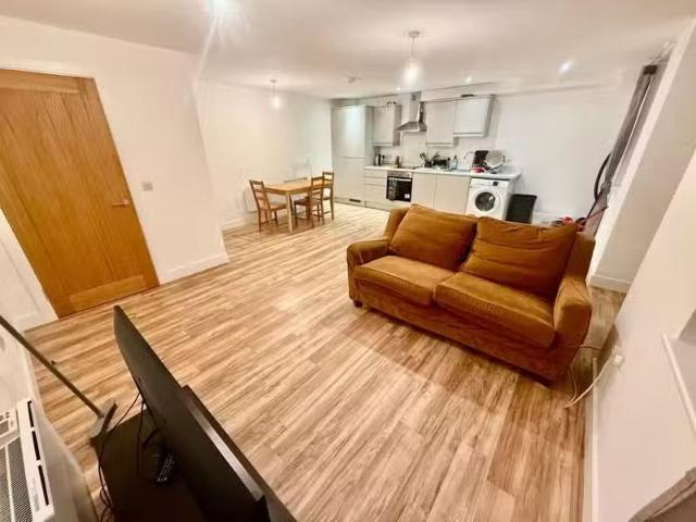 2 bedroom flat for rent in Winterstoke Road, Bristol, BS3