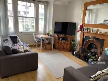 2 bedroom flat for rent in Wickham Road, Beckenham, BR3