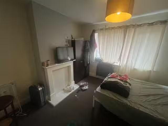 2 bedroom flat for rent in A Kingstanding Road, Birmingham, B44