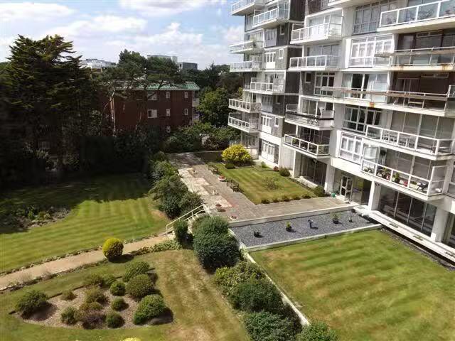 2 bedroom flat for rent in Admirals Walk, Westcliff, BH2