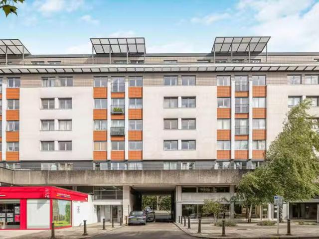 2 bedroom flat for rent in Albemarle Road, Beckenham, BR3